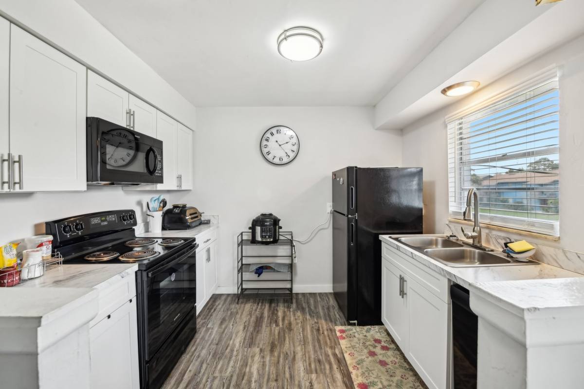 Apartment for rent at Roselea Manor, 2714 Ridgewood Ave, Sanford, FL 32773