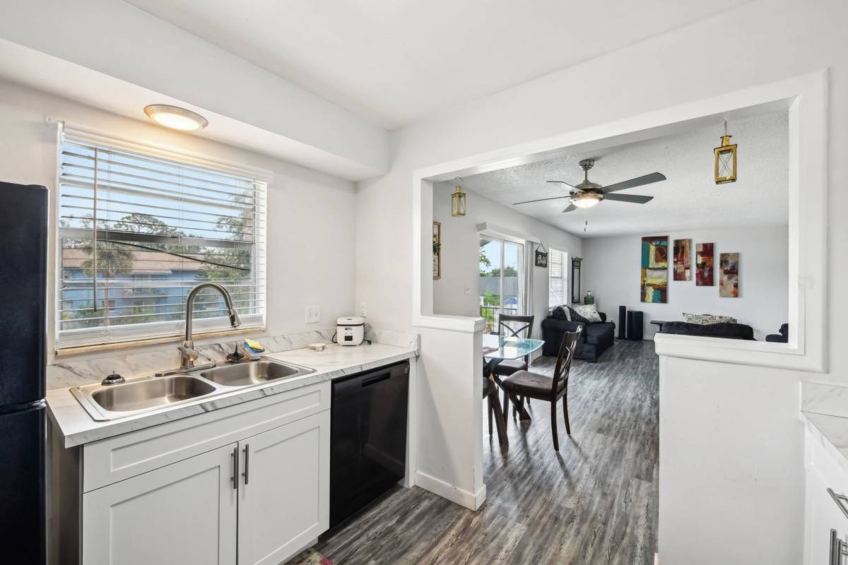 Apartment for rent at Roselea Manor, 2714 Ridgewood Ave, Sanford, FL 32773