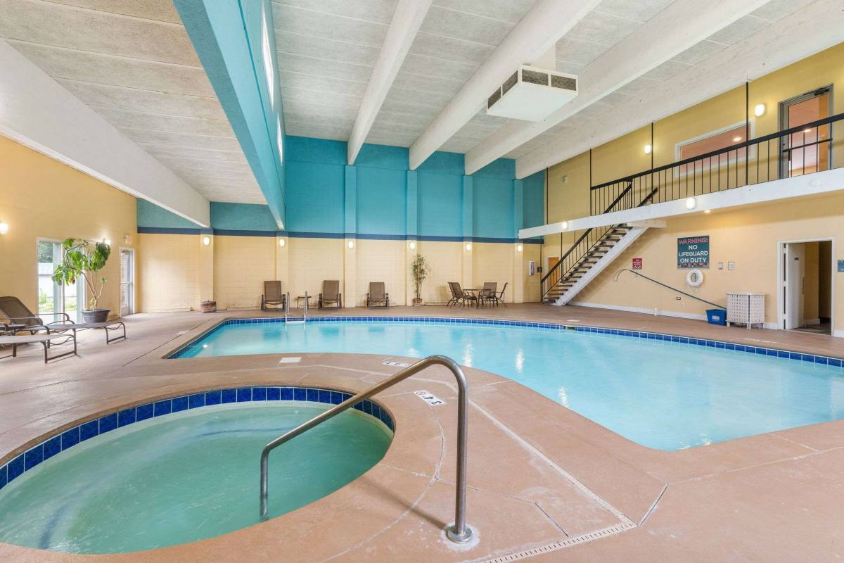 Apartment for rent at Como Park, 1385 Jessamine Ave W, Saint Paul, MN 55108