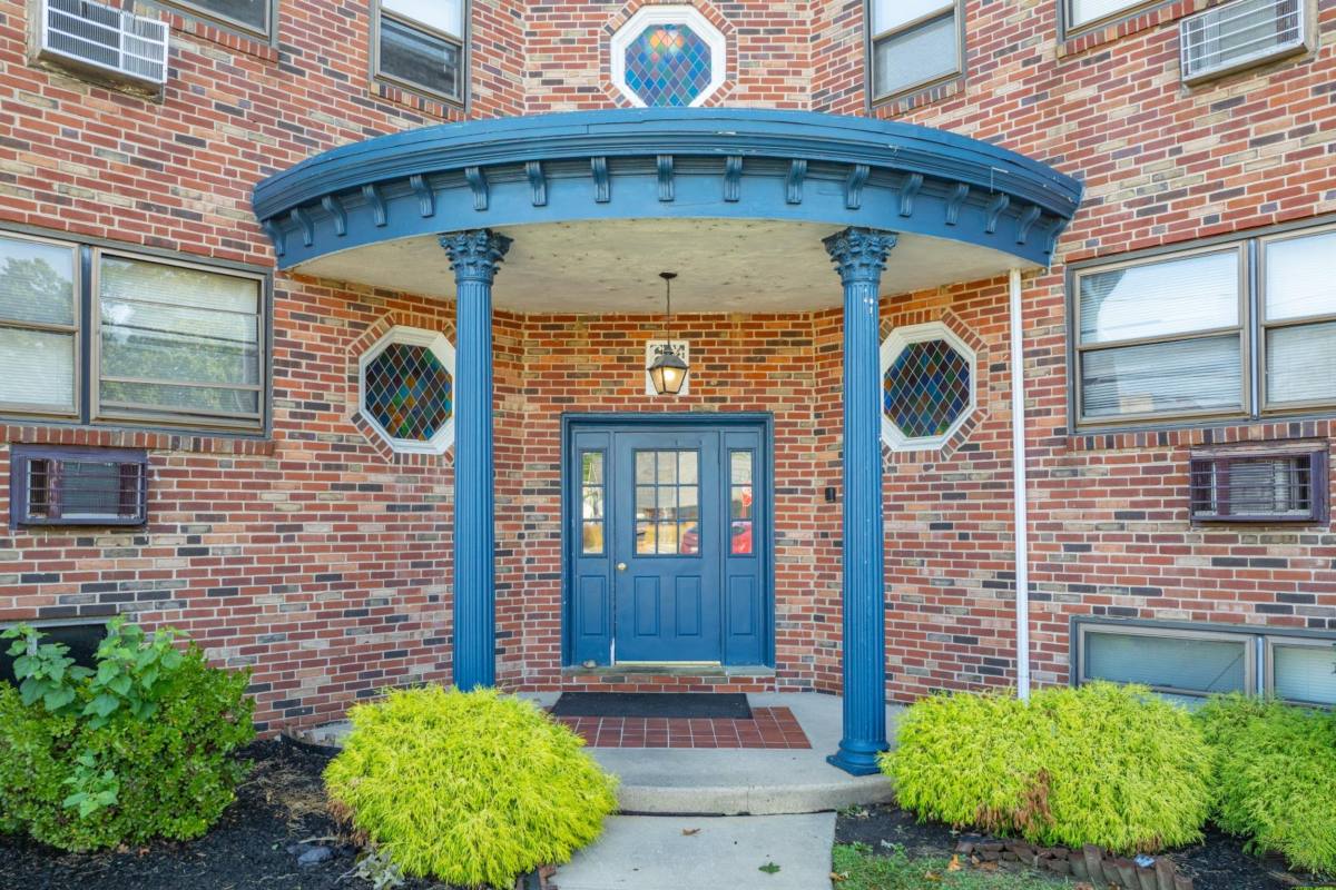 Apartment for rent at Delco, 423 S Governor Printz Blvd, Essington, PA 19029
