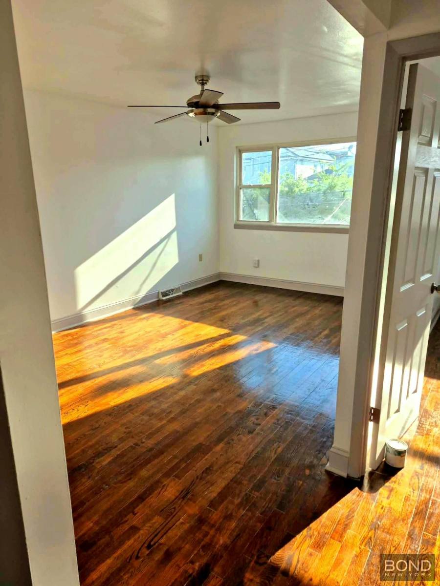 Townhouse for rent at 624 Underhill Ave #2, Bronx, NY 10473