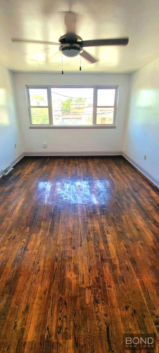 Townhouse for rent at 624 Underhill Ave #2, Bronx, NY 10473