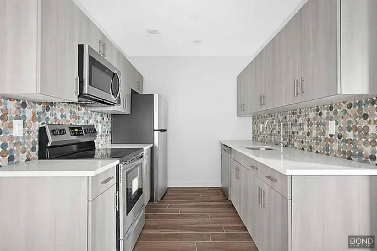 Apartment for rent at 906 E New York Ave #6E, Brooklyn, NY 11203