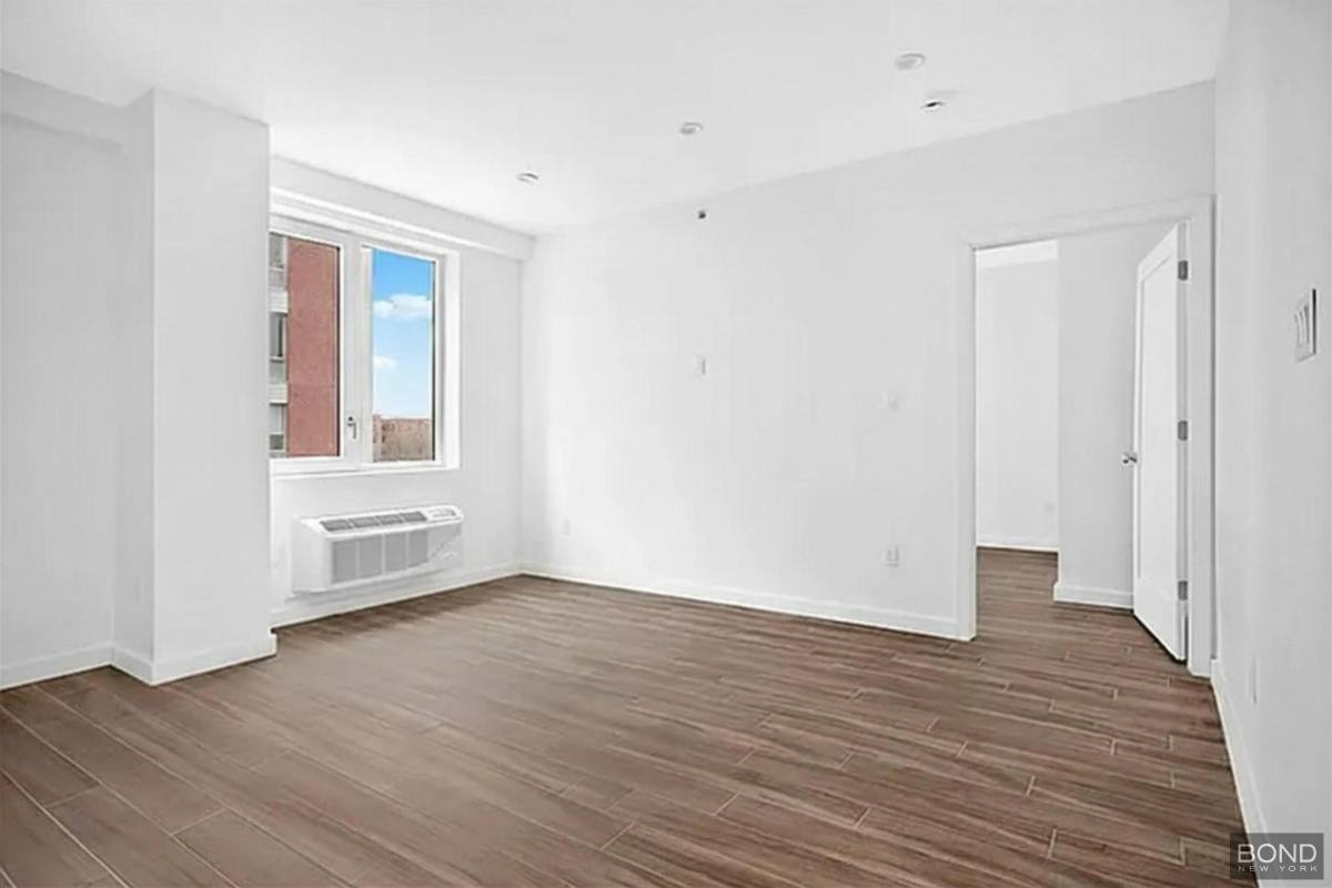 Apartment for rent at 906 E New York Ave #6E, Brooklyn, NY 11203