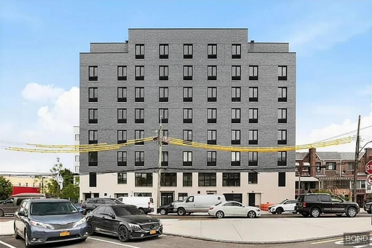 Apartment for rent at 906 E New York Ave #6E, Brooklyn, NY 11203