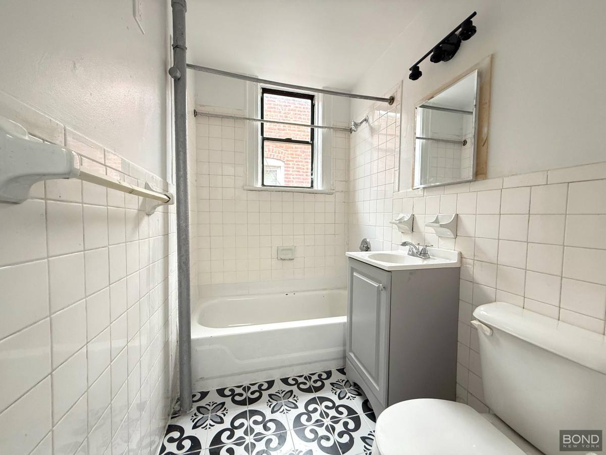 Apartment for rent at 514 Jamaica Ave #2R, Brooklyn, NY 11208