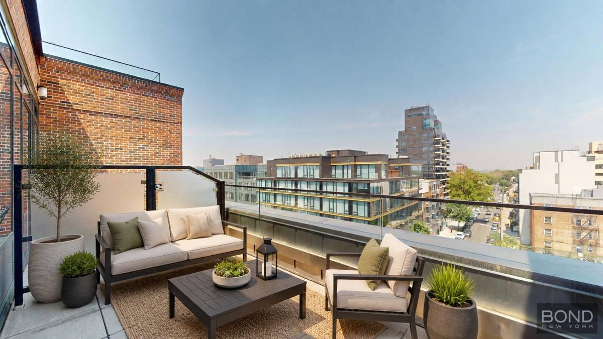Apartment for rent at 144-74 Northern Blvd #PHM, Flushing, NY 11354