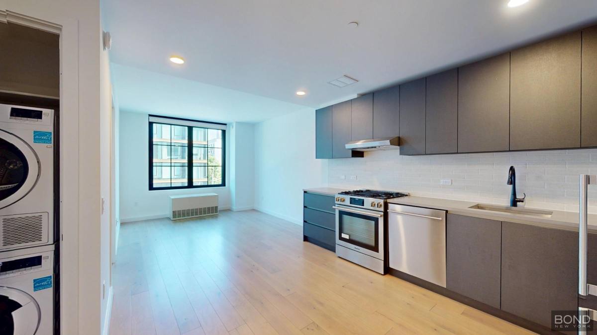 Apartment for rent at 144-74 Northern Blvd #5L, Flushing, NY 11354