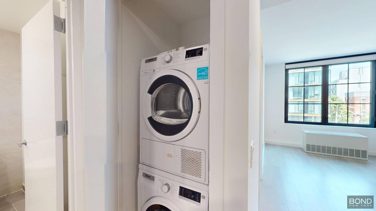 Apartment for rent at 144-74 Northern Blvd #5L, Flushing, NY 11354
