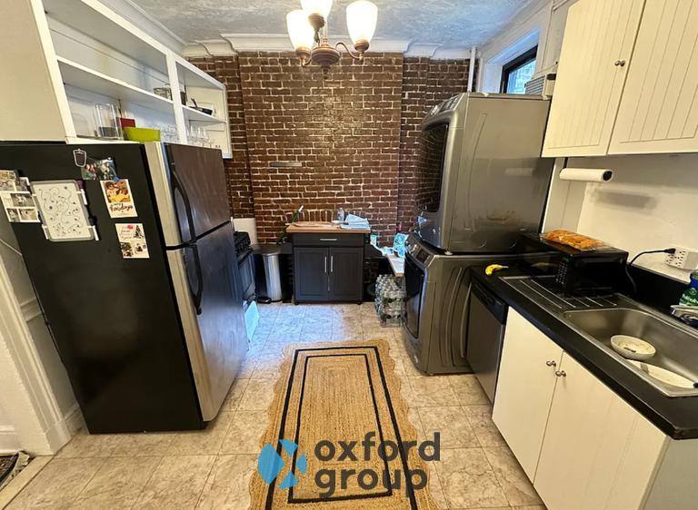 Apartment for rent at 170 E 83rd St #4E, New York, NY 10028