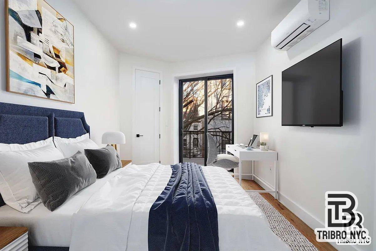 Apartment for rent at 410 Lorimer St #2, Brooklyn, NY 11206