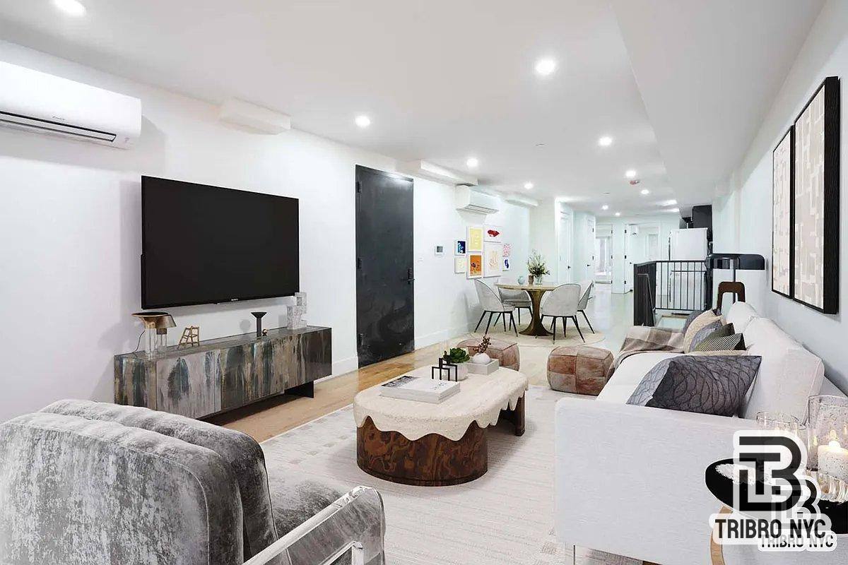 Apartment for rent at 410 Lorimer St #1, Brooklyn, NY 11206