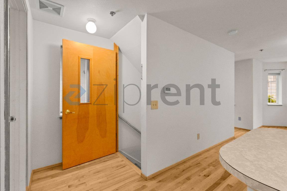 Townhouse for rent at 1533 18th Ave S #3, Seattle, WA 98144
