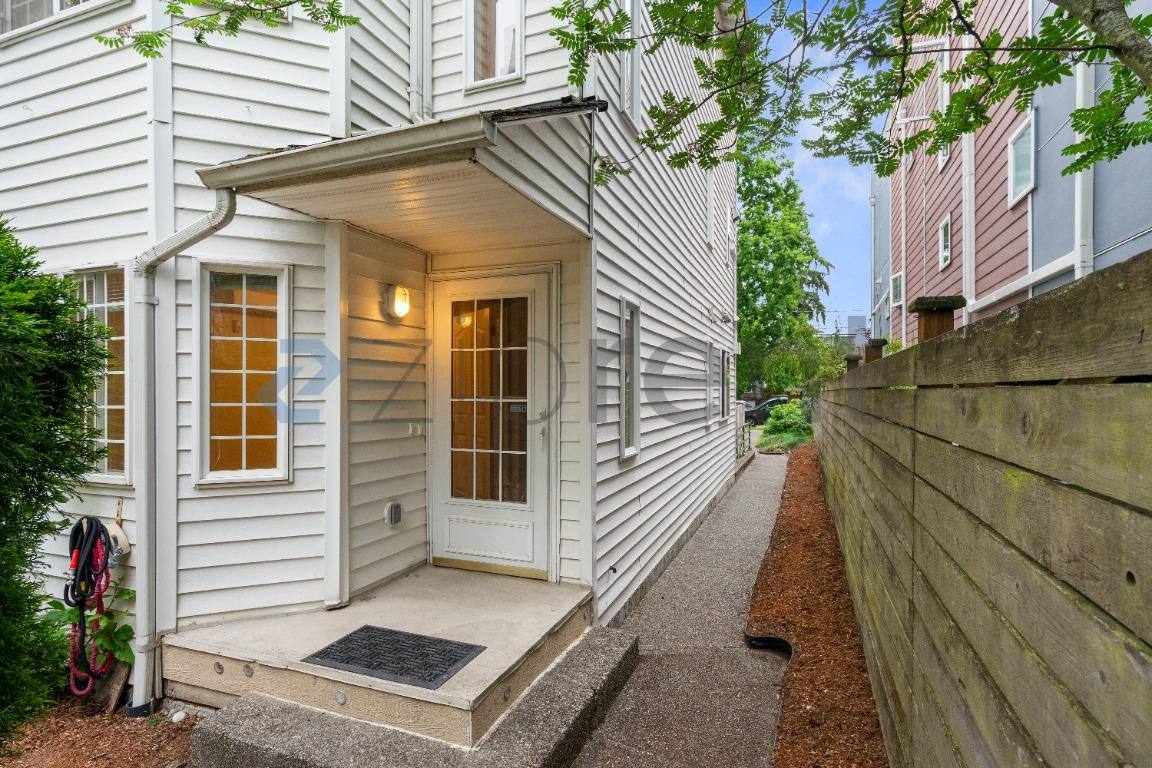 Townhouse for rent at 1533 18th Ave S #3, Seattle, WA 98144