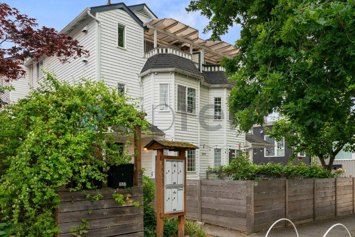 Townhouse for rent at 1533 18th Ave S #3, Seattle, WA 98144