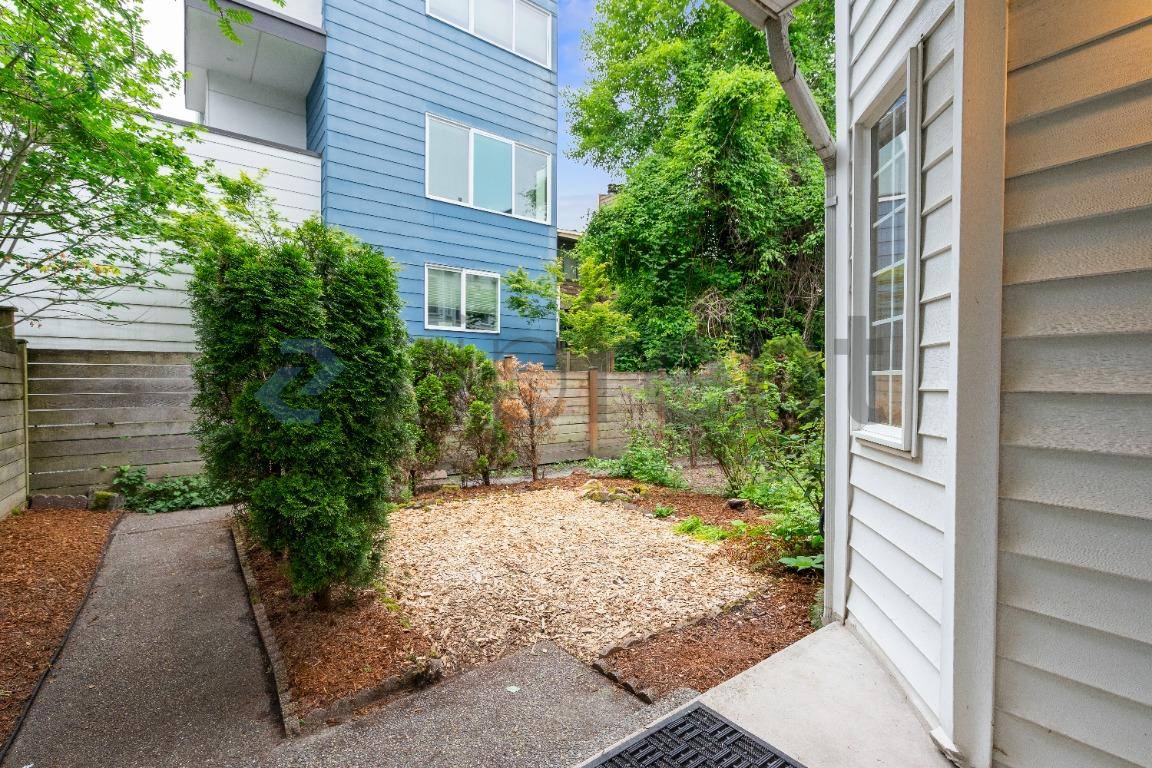 Townhouse for rent at 1533 18th Ave S #3, Seattle, WA 98144