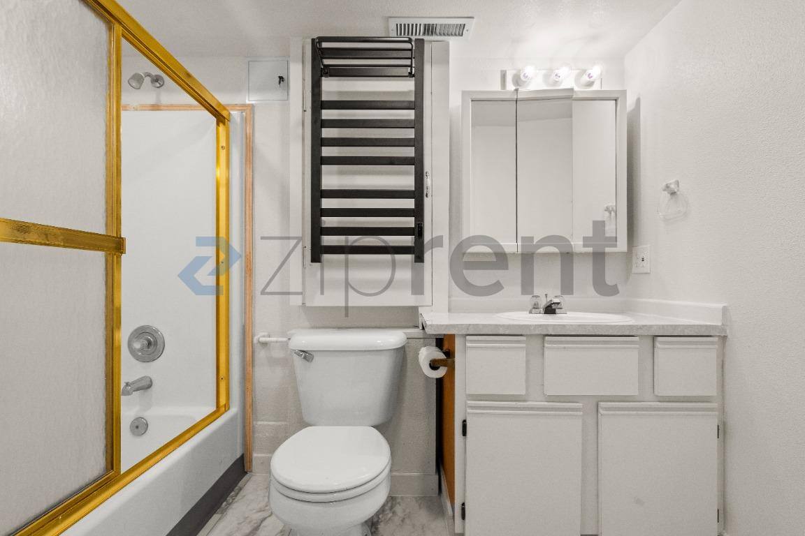Townhouse for rent at 1533 18th Ave S #3, Seattle, WA 98144