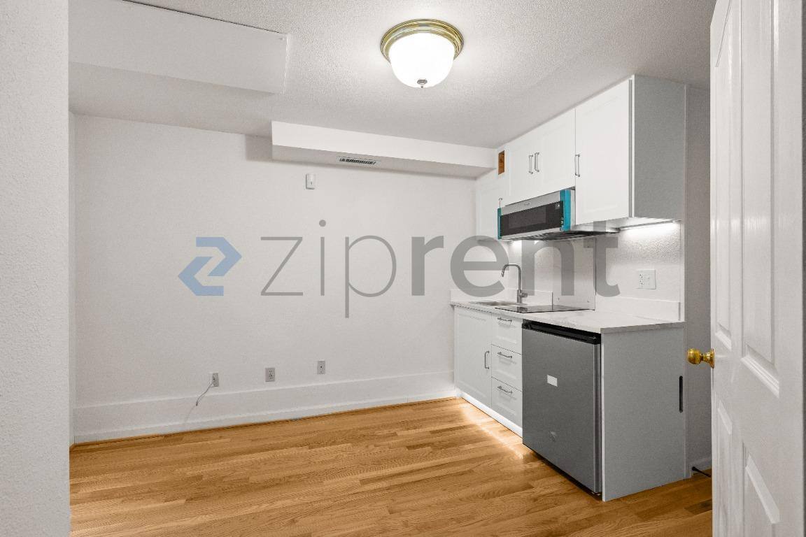 Townhouse for rent at 1533 18th Ave S #3, Seattle, WA 98144