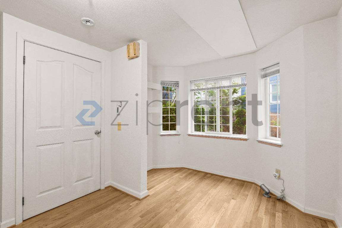 Townhouse for rent at 1533 18th Ave S #3, Seattle, WA 98144