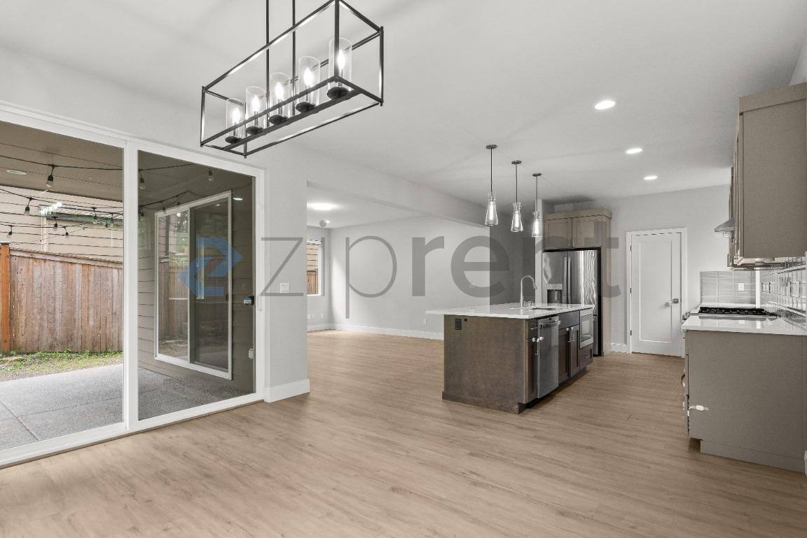 House for rent at 22205 17th Ave W, Lynnwood, WA 98036