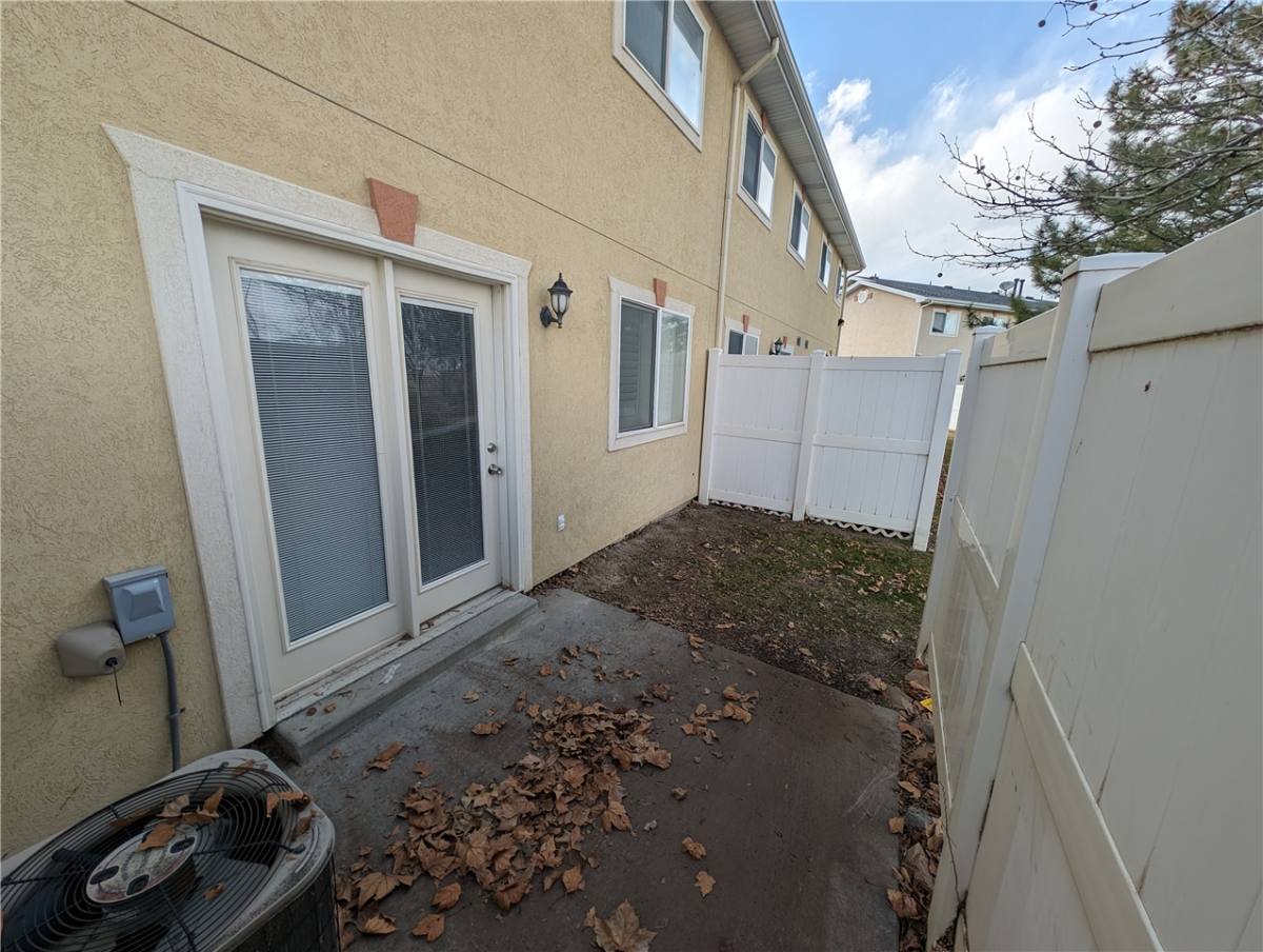Townhouse for rent at 6921 S Florentine Way, West Jordan, UT 84084