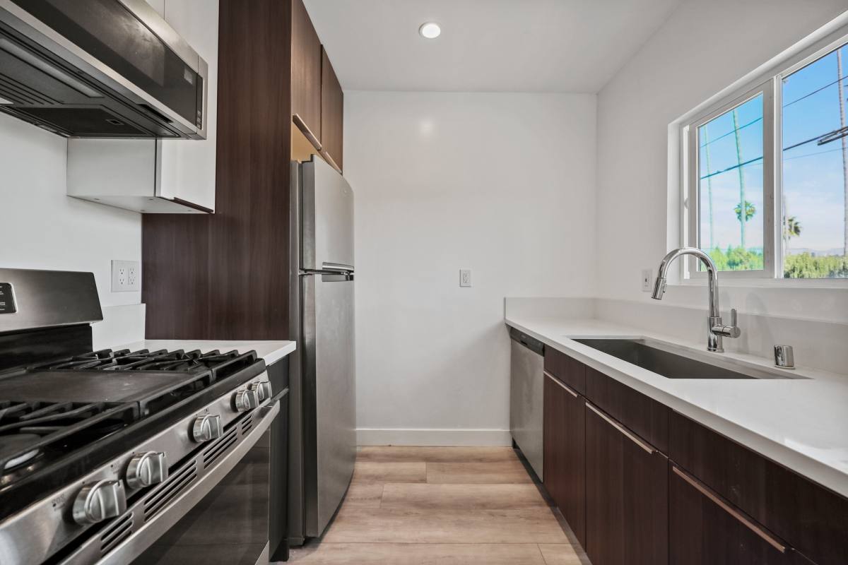 Apartment for rent at 2561 W Ave #30, Los Angeles, CA 90065