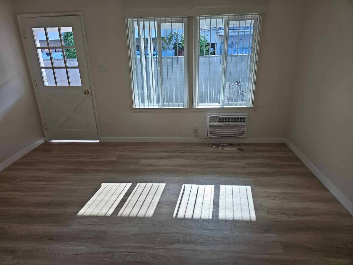 Apartment for rent at 15560 Vanowen St #5, Van Nuys, CA 91406