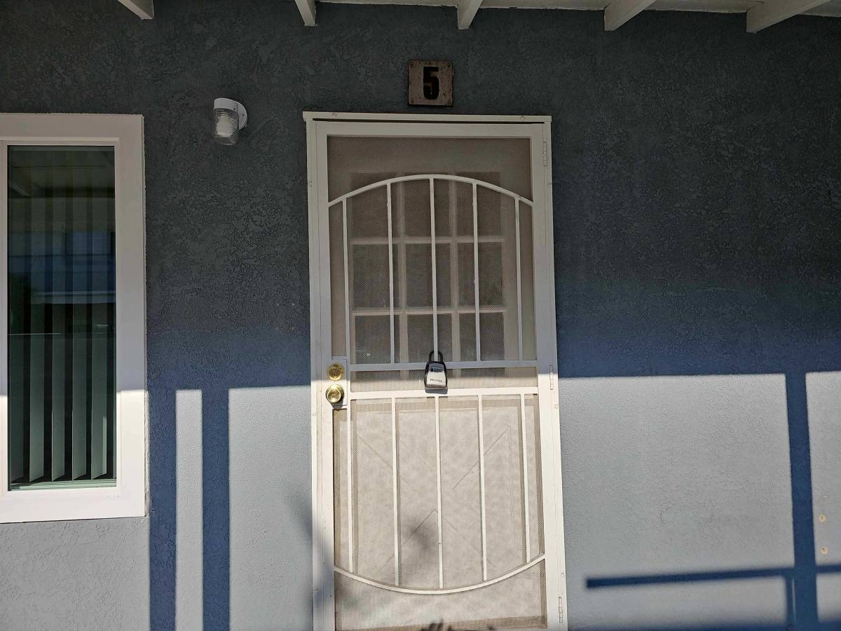 Apartment for rent at 15560 Vanowen St #5, Van Nuys, CA 91406
