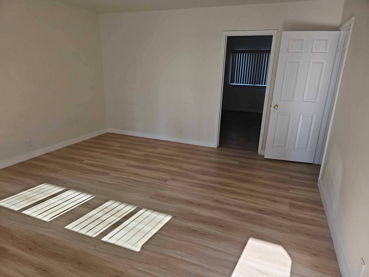 Apartment for rent at 15560 Vanowen St #5, Van Nuys, CA 91406