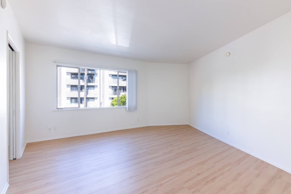 Apartment for rent at 667-669 Levering Ave #8, Los Angeles, CA 90024