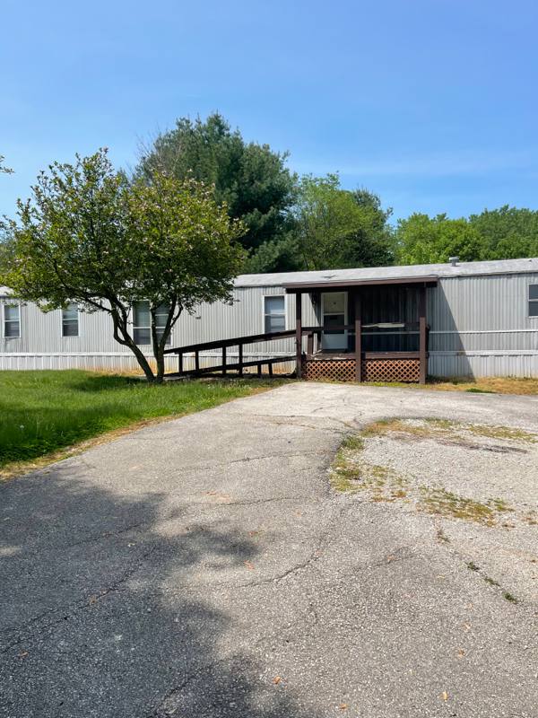House for rent at 2734 Middle Leesville Rd, Bedford, IN 47421