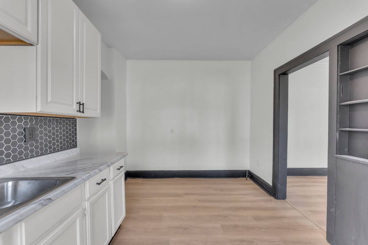 Apartment for rent at 3447 E 140th St #4, Cleveland, OH 44120