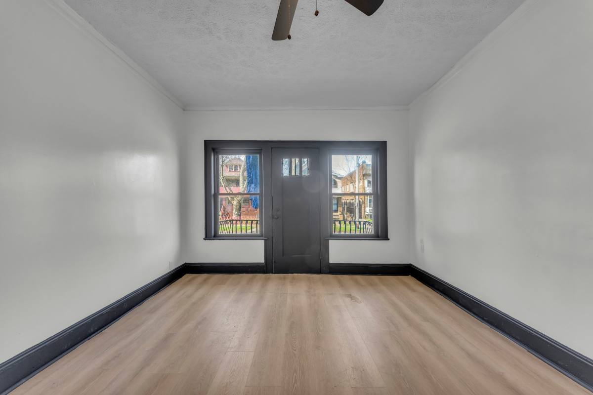 Apartment for rent at 3447 E 140th St #4, Cleveland, OH 44120