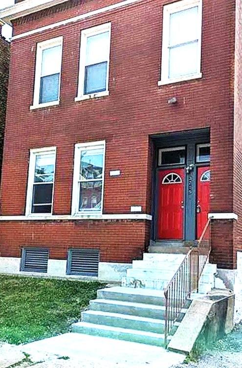 Apartment for rent at 3215 Oregon Ave #1F, Saint Louis, MO 63118