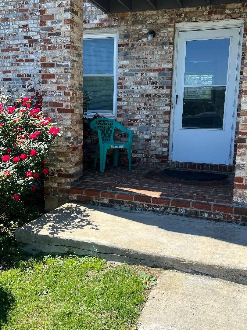 Apartment for rent at 1314 Moorman Ave E, Roanoke, VA 24017