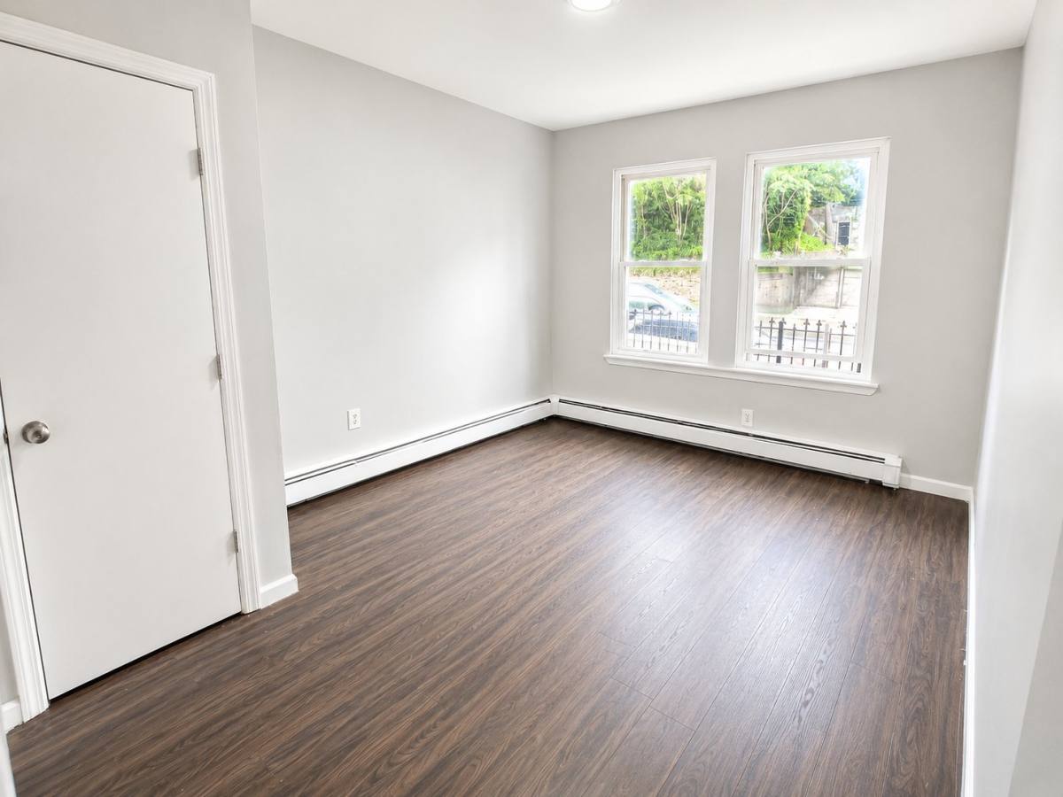Apartment for rent at 175 Woodside Ave #2, Newark, NJ 07104