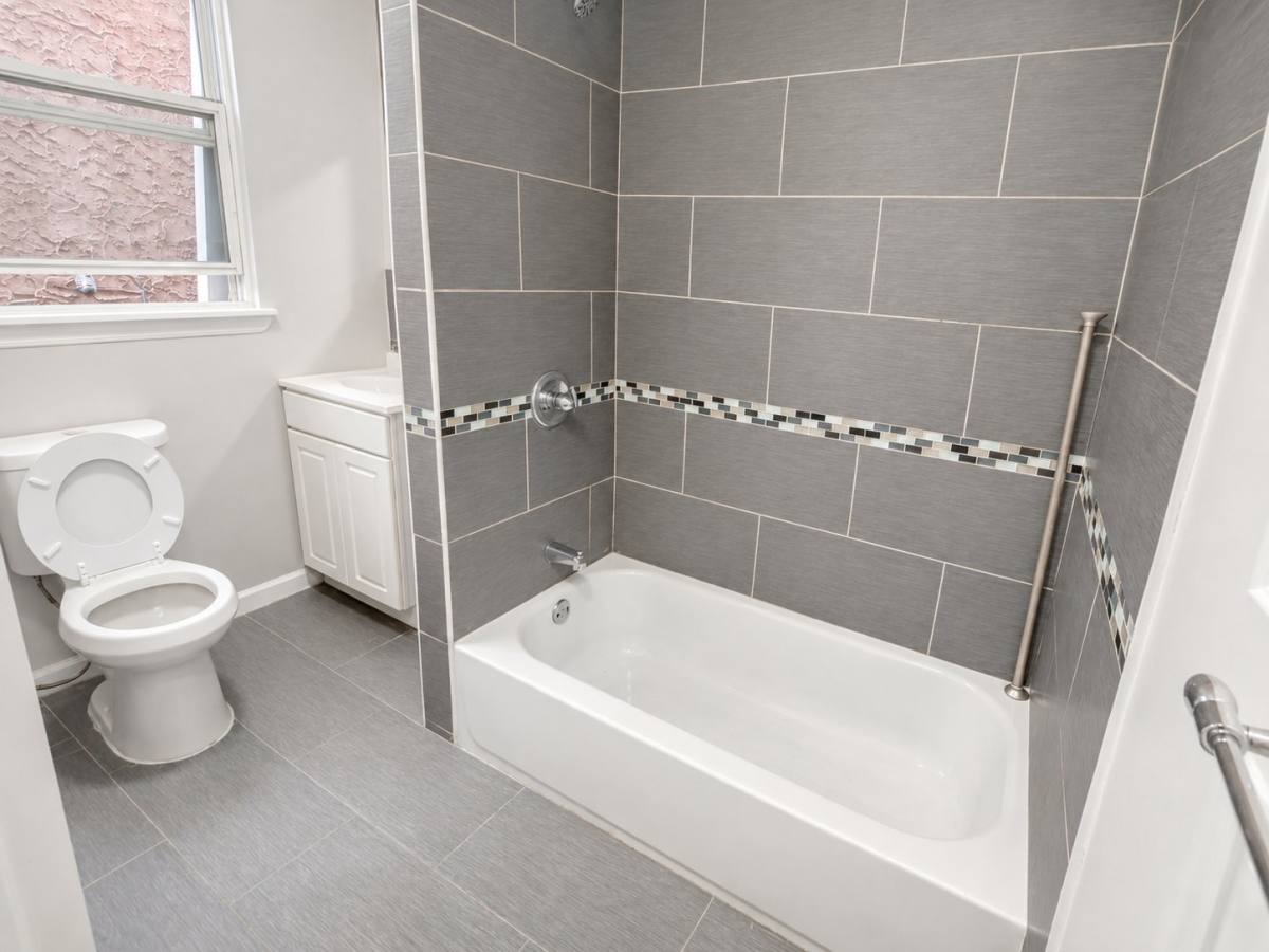Apartment for rent at 175 Woodside Ave #2, Newark, NJ 07104