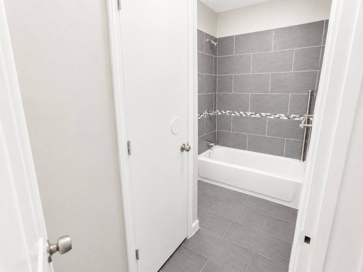 Apartment for rent at 175 Woodside Ave #2, Newark, NJ 07104