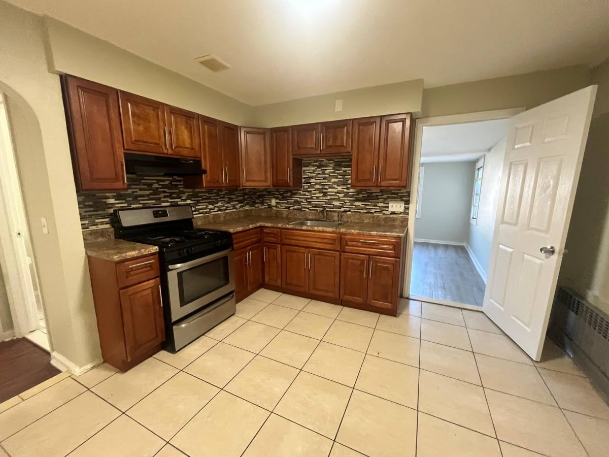 Apartment for rent at 809 Summer Ave #2, Newark, NJ 07104
