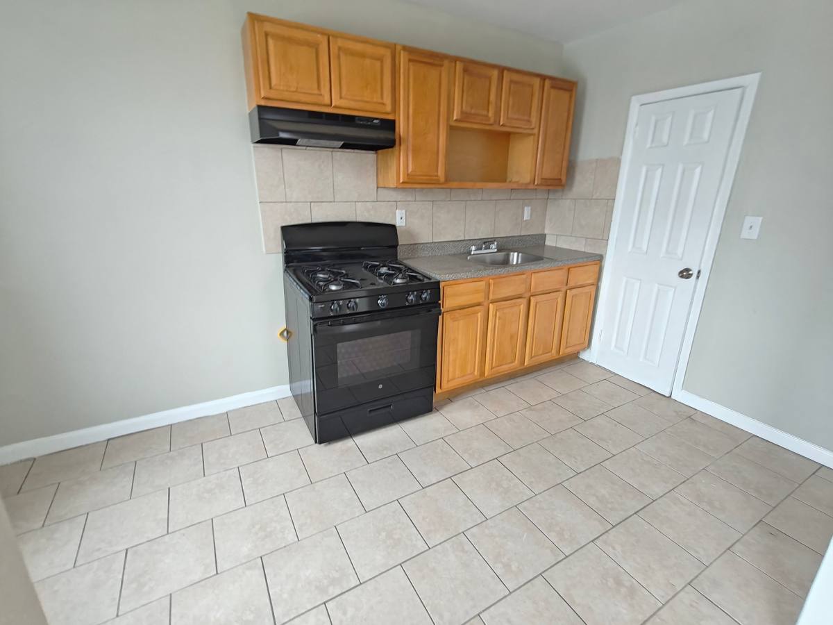 Apartment for rent at 76 N 9th St #14, Newark, NJ 07107
