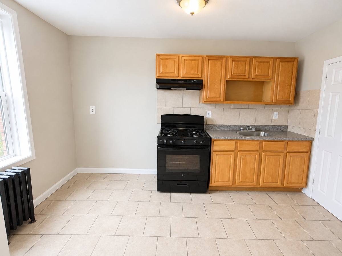 Apartment for rent at 76 N 9th St #14, Newark, NJ 07107