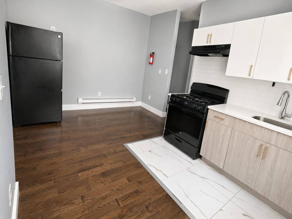 Apartment for rent at 308 Renner Ave #2, Newark, NJ 07112