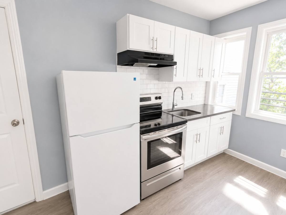 Apartment for rent at 835 S 17th St #3, Newark, NJ 07108