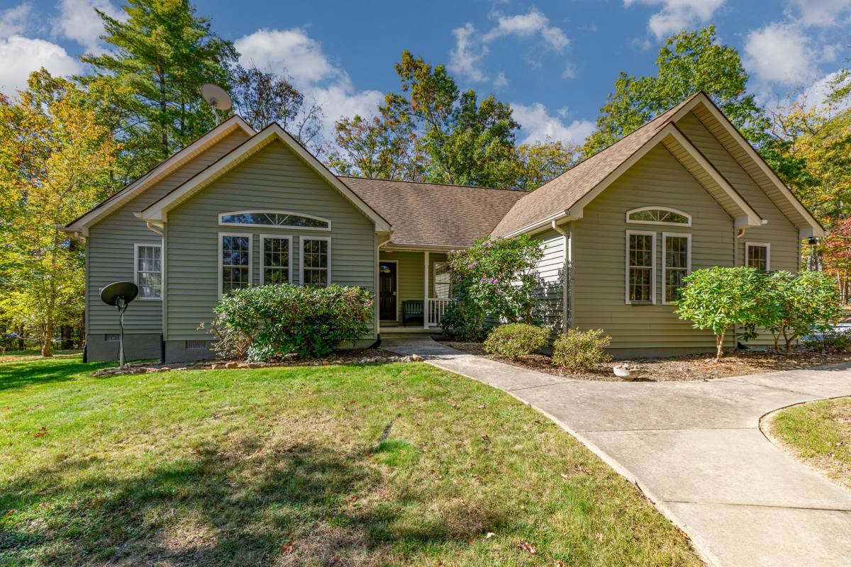 House for rent at 602 Sycamore Rd, Mount Jackson, VA 22842