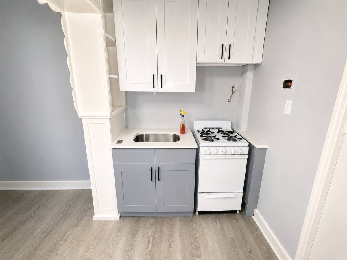 Apartment for rent at 129 Schofield St #1, Newark, NJ 07106