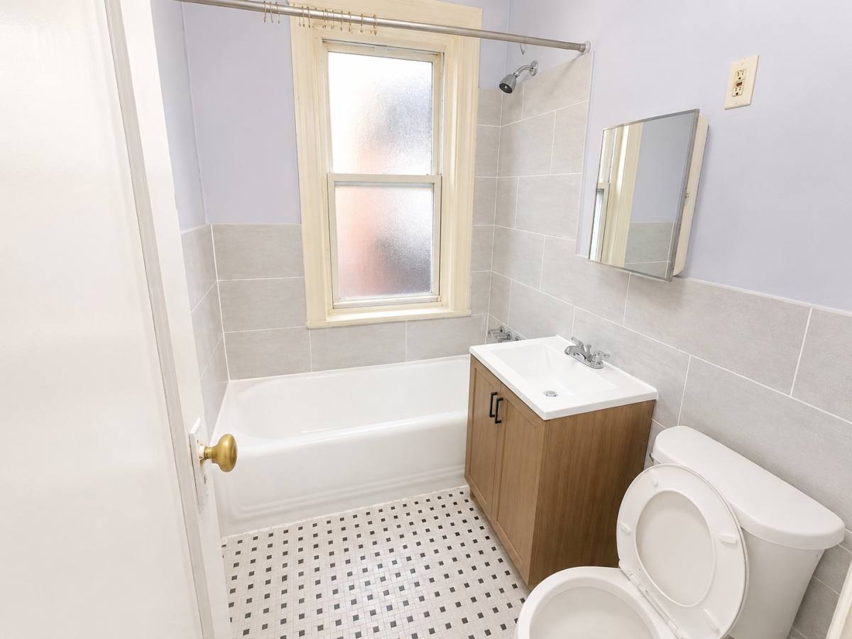 Apartment for rent at 129 Schofield St #1, Newark, NJ 07106