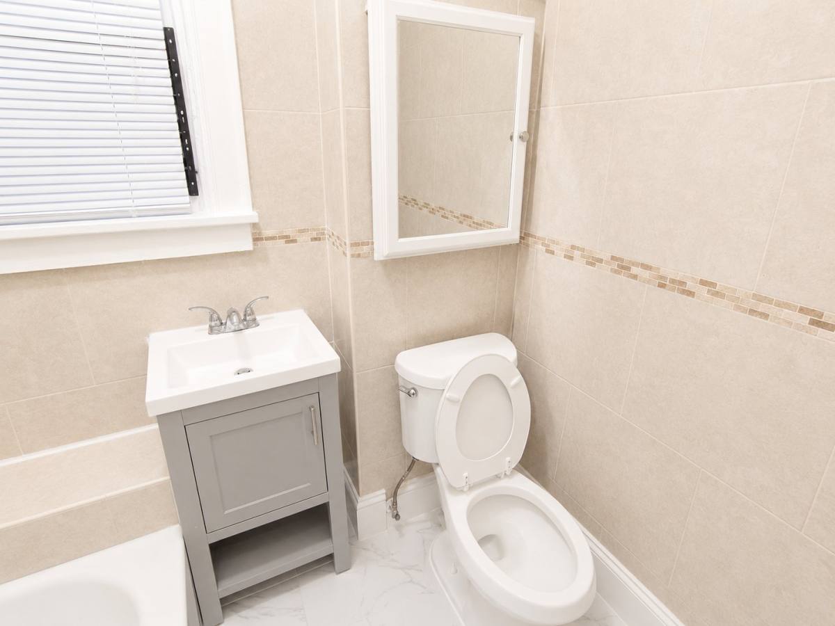 Apartment for rent at 35-37 Hanford St #1R, Newark, NJ 07114