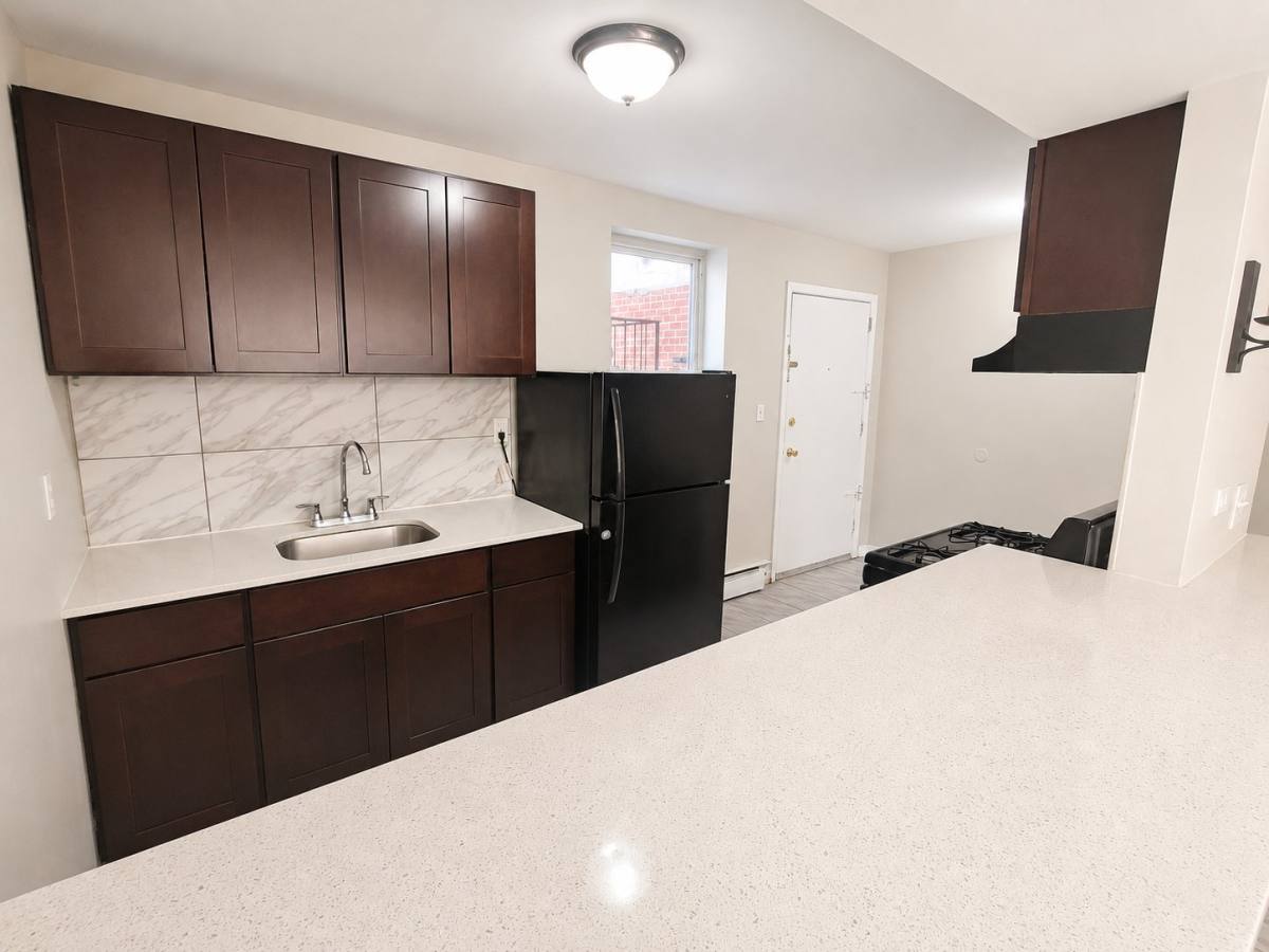 Apartment for rent at 111 Lincoln Ave #6A, Newark, NJ 07104