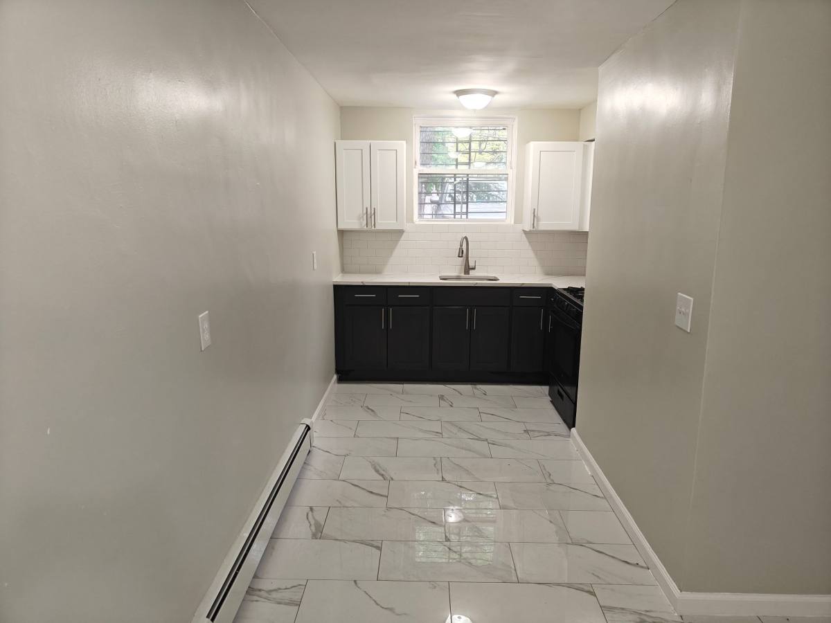 Apartment for rent at 48 Carteret St #5, Newark, NJ 07104
