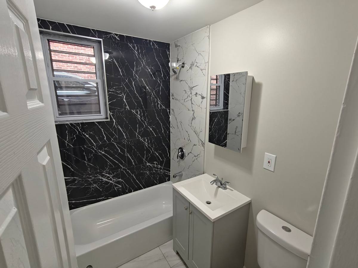 Apartment for rent at 48 Carteret St #5, Newark, NJ 07104